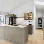 3 Bedroom Lovely In