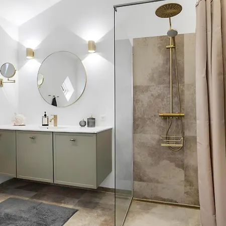 بيت للعطل 3 Bedroom Lovely In