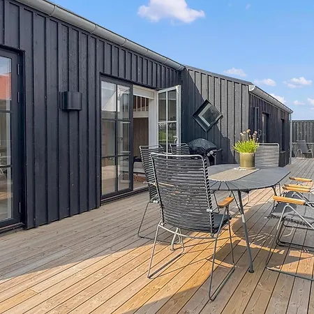 Prázdninový dům 3 Bedroom Lovely In